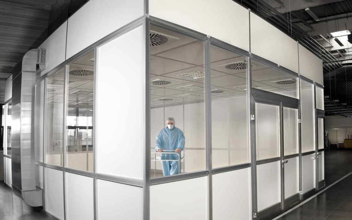 Clean Booth mini: Giải pháp tiết kiệm cho phòng thí nghiệm