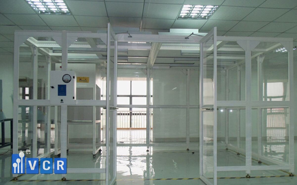 Khi nào KHÔNG nên vội chuyển từ clean booth sang cleanroom cố định?